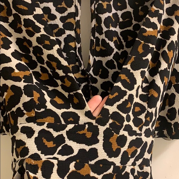 Cheetah print romper - Picture 3 of 9